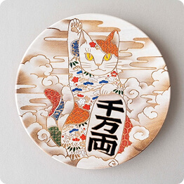販売中の招き猫の皿
